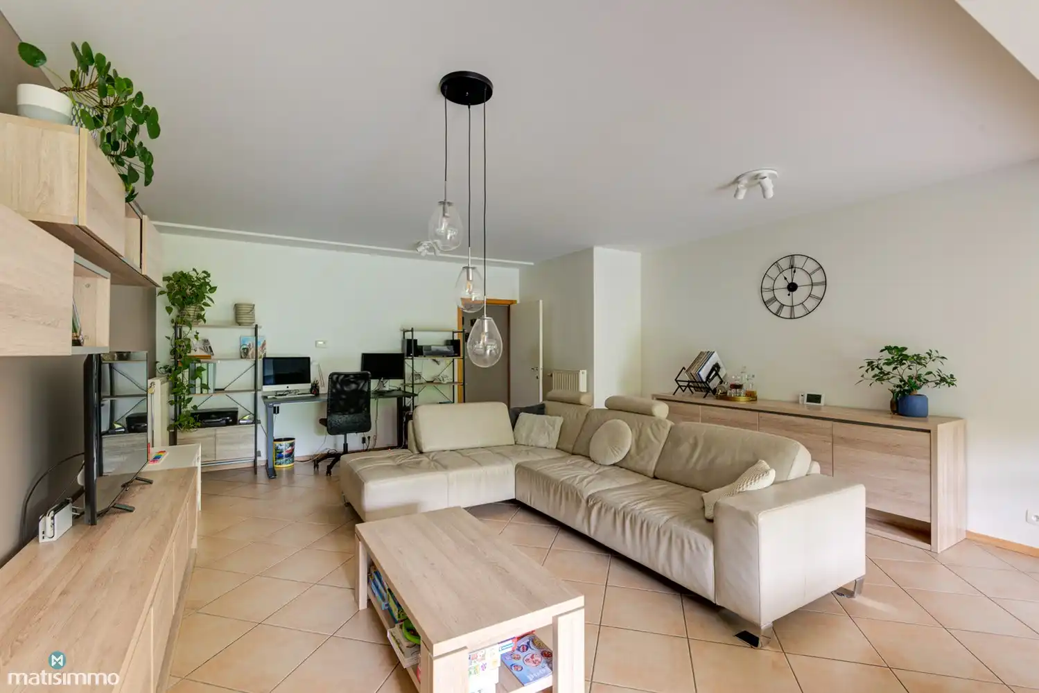 RUIM INSTAPKLAAR GELIJKVLOERS APPARTEMENT MET TWEE SLAAPKAMERS EN TUIN TE ZUTENDAAL foto 6