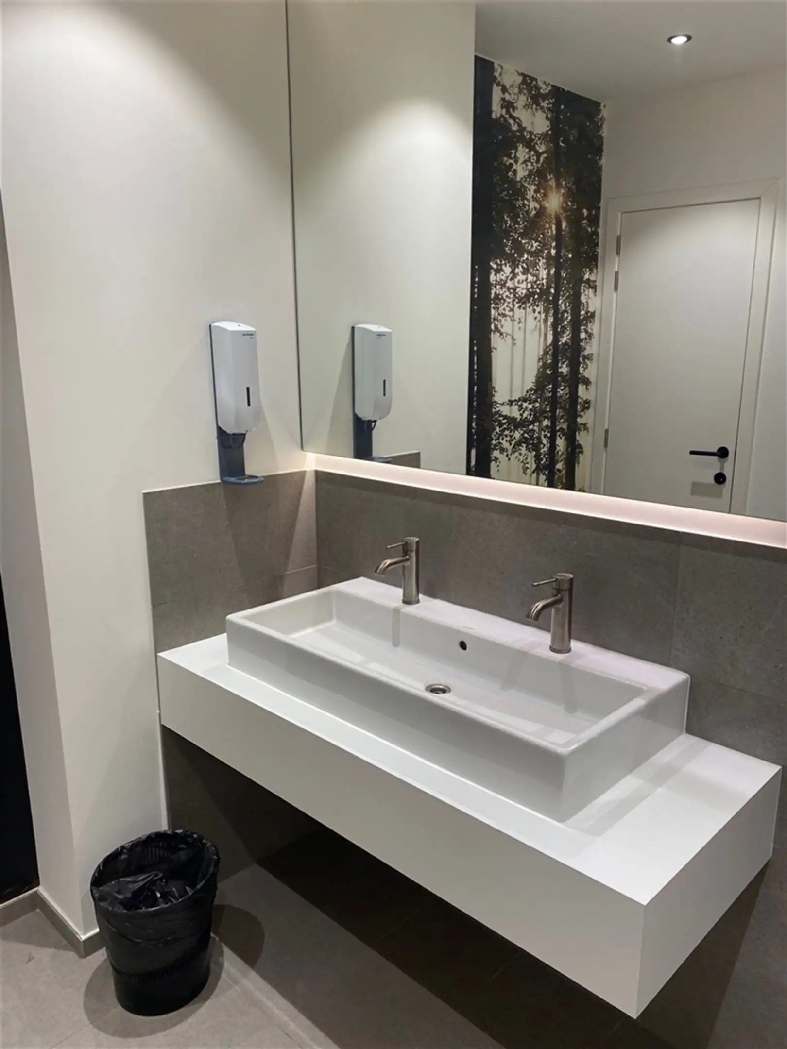 TWIN SQUARES - 984m² instapklaar foto 28