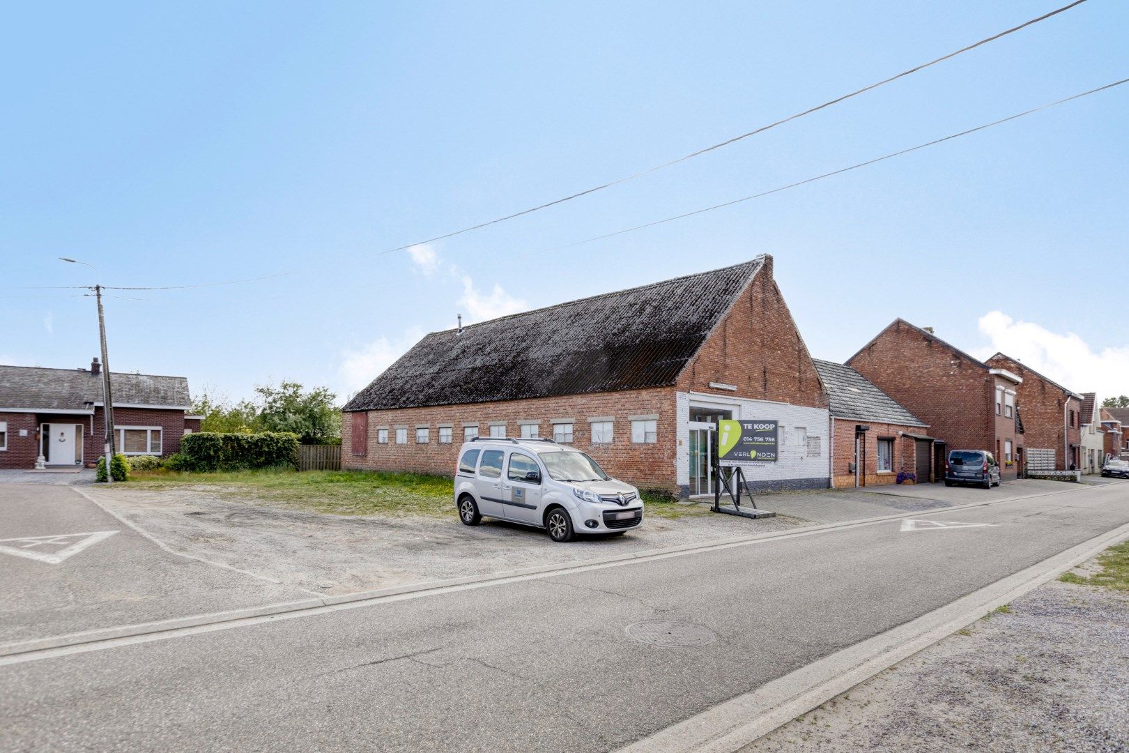 Commercieel gebouw op een gunstige locatie te Balen - Hulsen ! foto {{pictureIndex}}