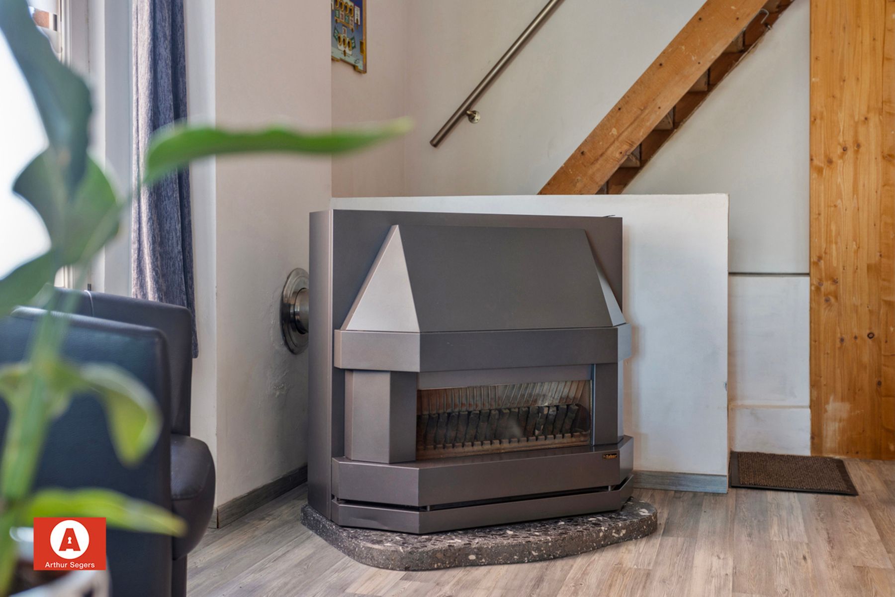 Gezinswoning met 4 slaapkamers, tuin en gerenoveerd dak. foto 8