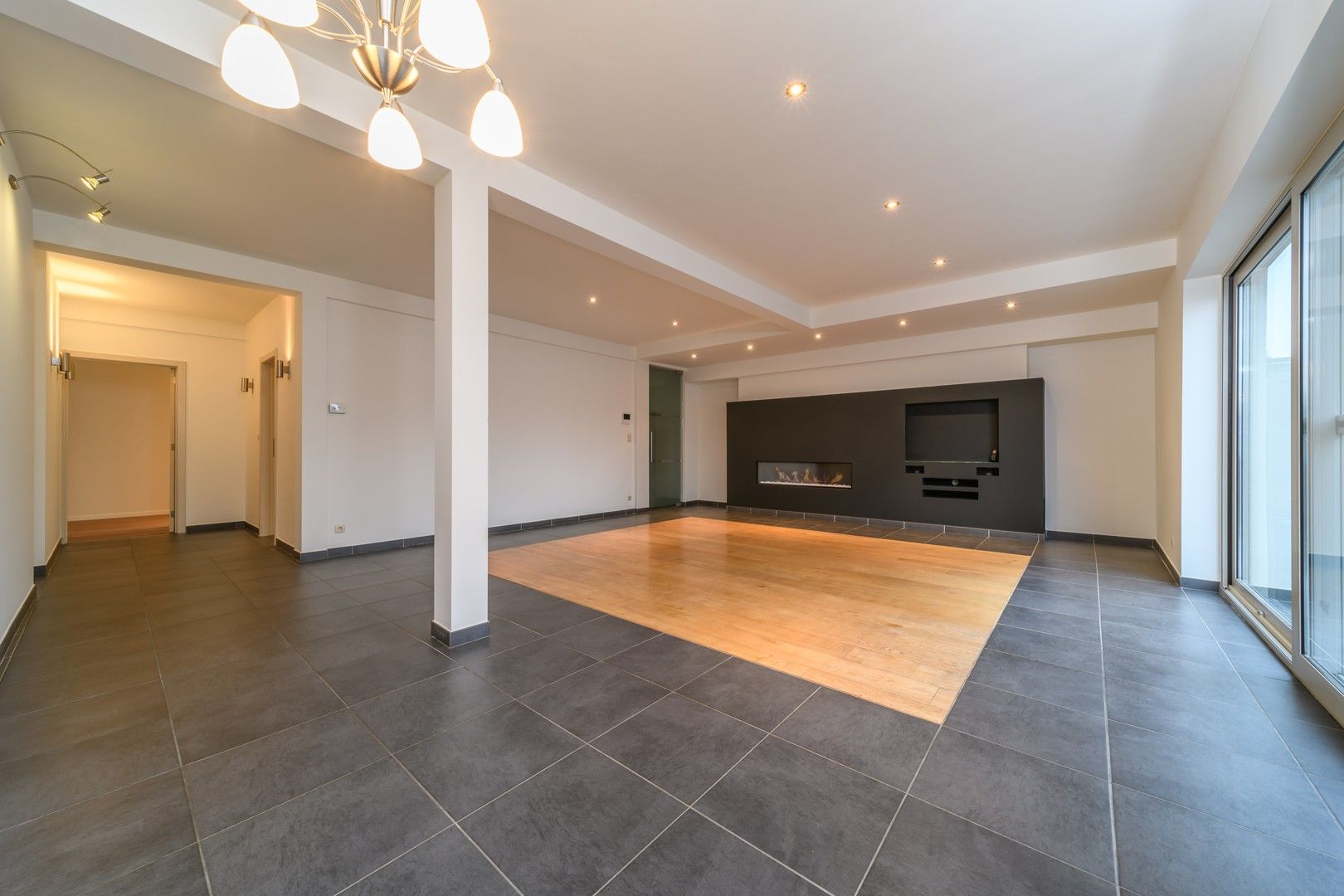 Prachtig loftappartement met 3 slaapkamers op zeer centrale locatie te Geraardsbergen foto 3