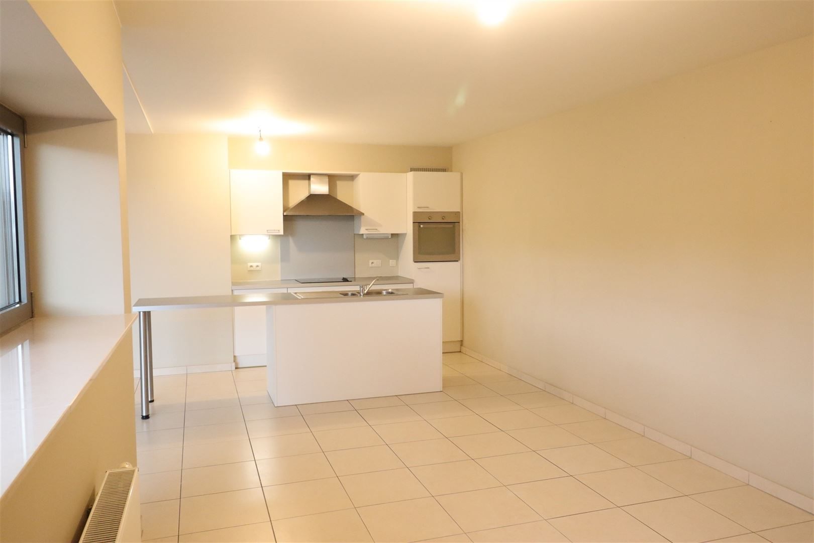 Twee slaapkamer app met terras!  foto 8