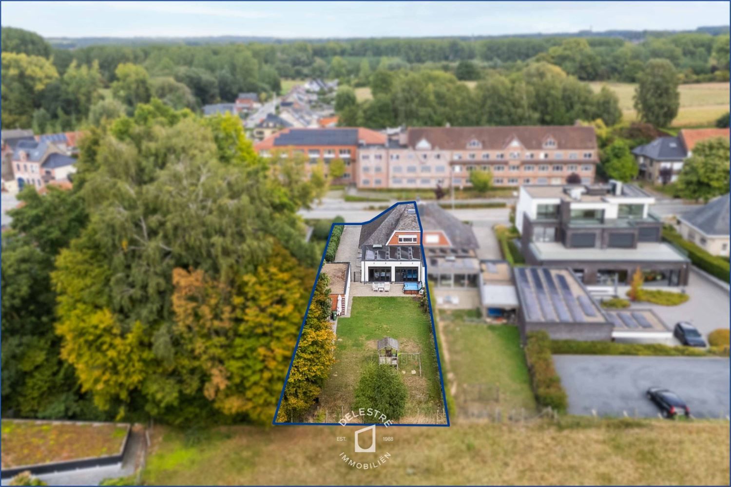 GERENOVEERDE WONING MET 6 SLPK. EN TUIN foto 3