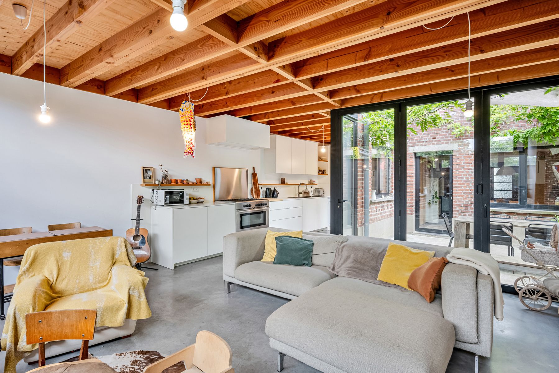 Architecturaal verbouwde hoeve met binnenkoer foto 13