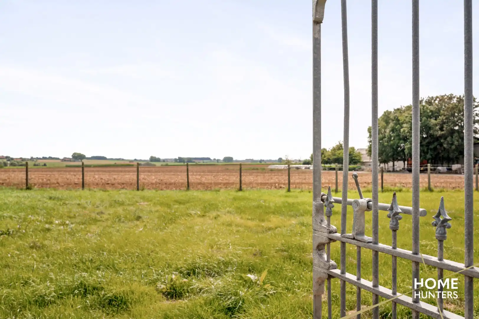 Charmante woning op een perceel van 4811 m² met paardenstallen, paddock en hooi opslagplaats foto 8