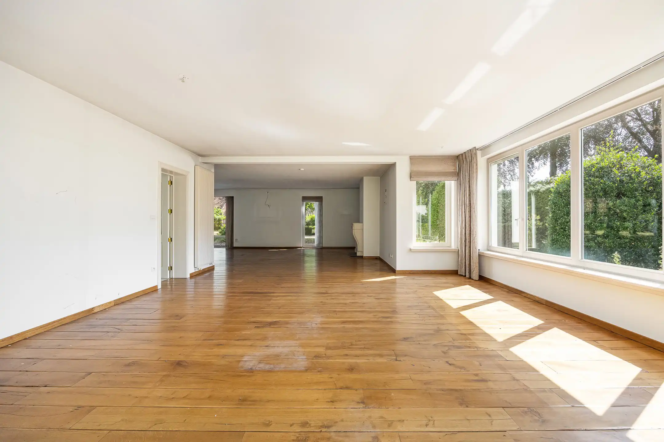 Ruime villa met 2 (mog. 3) slaapkamers op 2.030 m² op het ZW foto 11