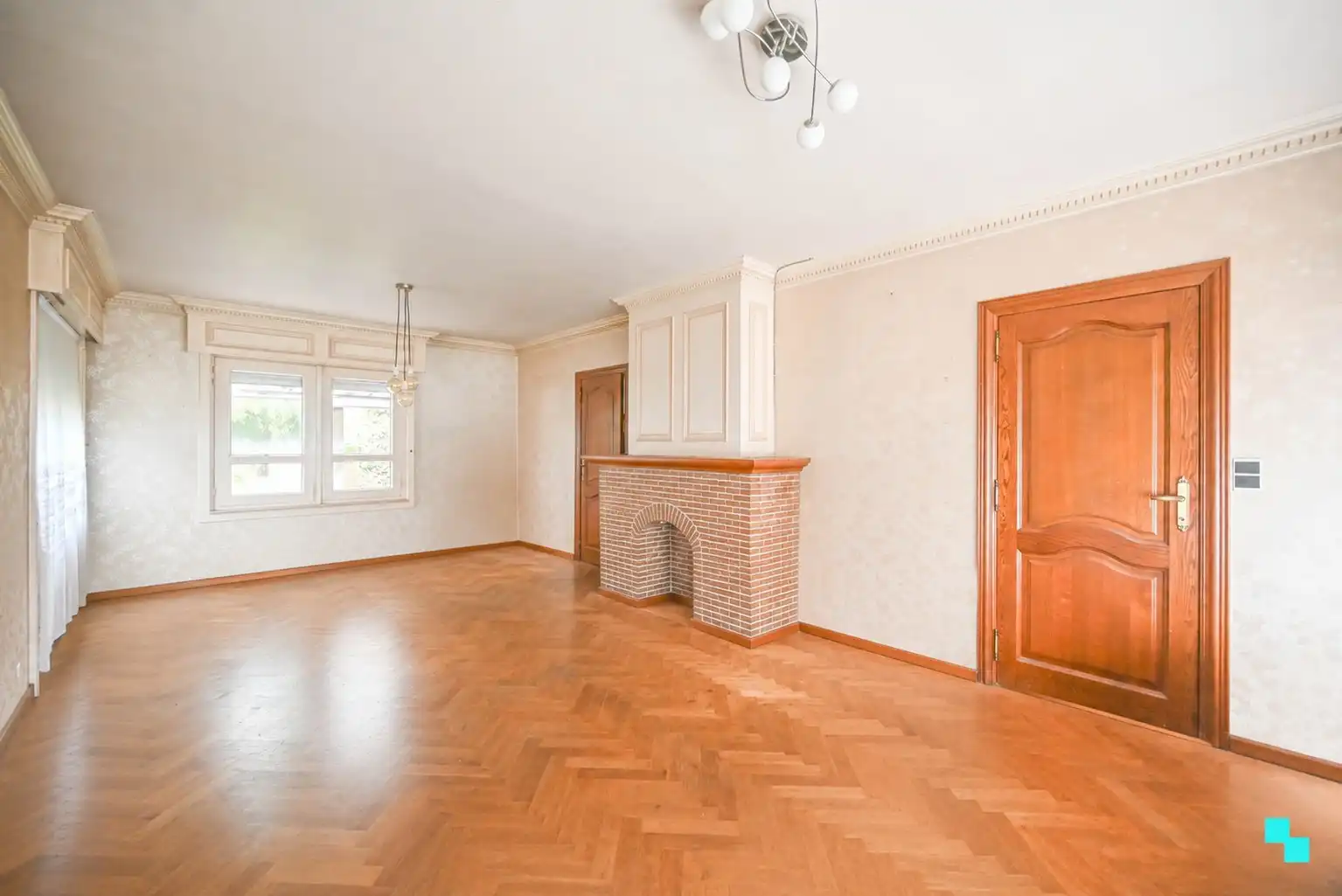 Alleenstaande woonst met atelier/loods foto 5