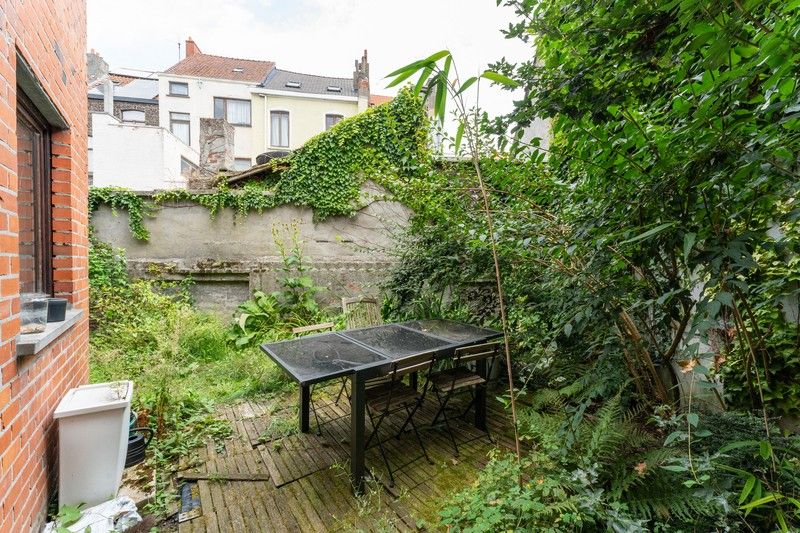 Ideale gezinswoning met 3 slaapkamers met een charmante tuin foto 16