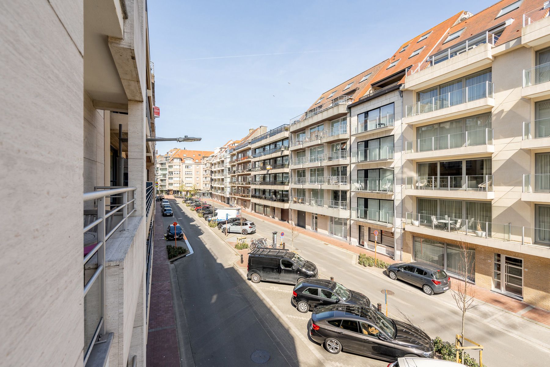Ruim appartement op een uitstekende locatie foto 18