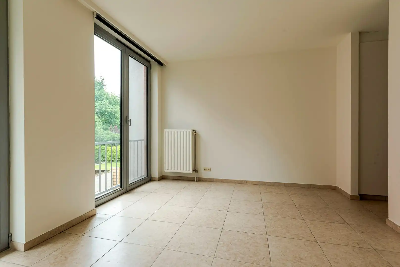 Licht appartement met ruim terras nabij Portugezenhof foto 5
