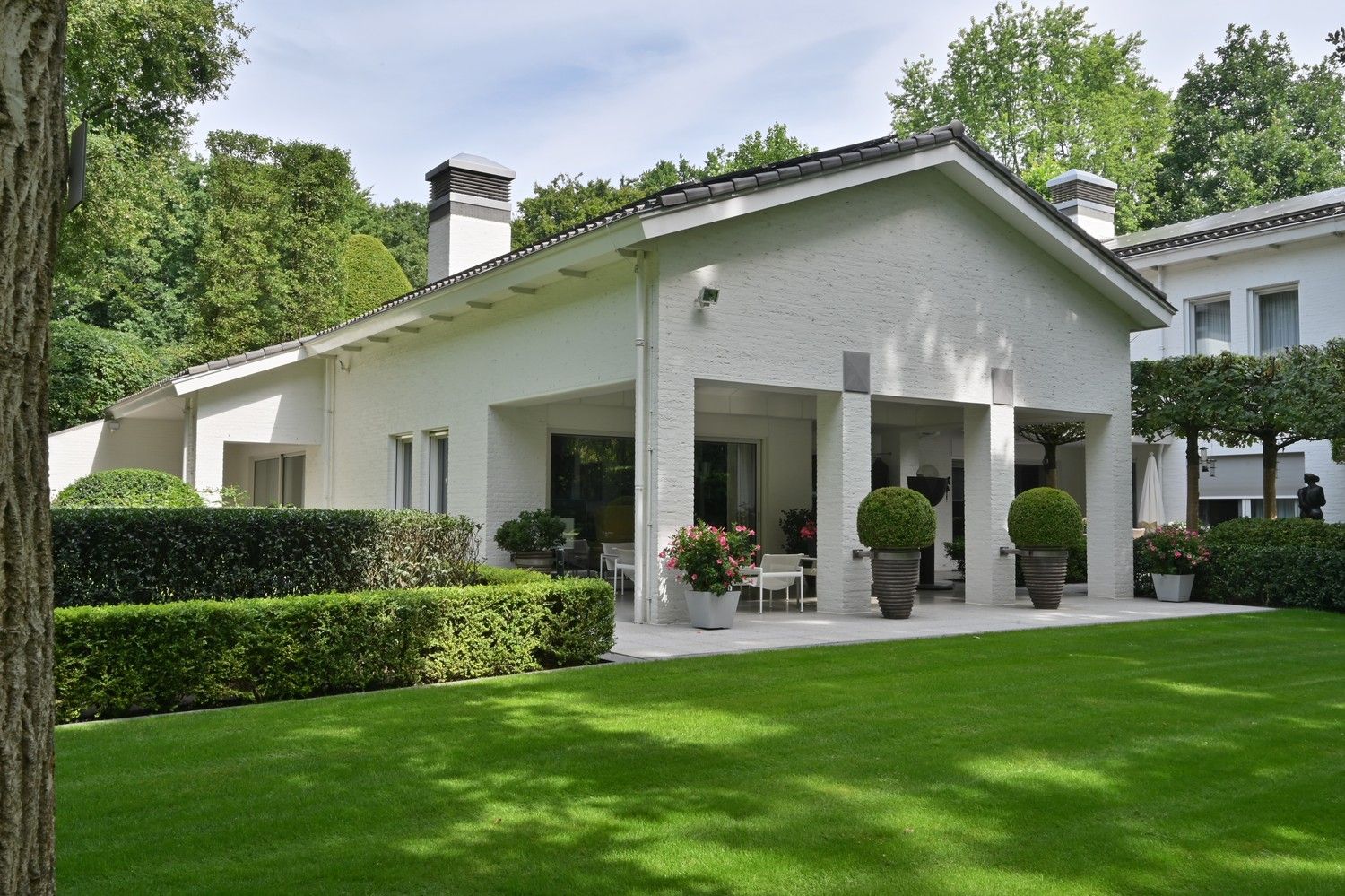Exclusieve villa op 90a met binnenzwembad en majestueuze parktuin op toplocatie in Lanaken foto 7