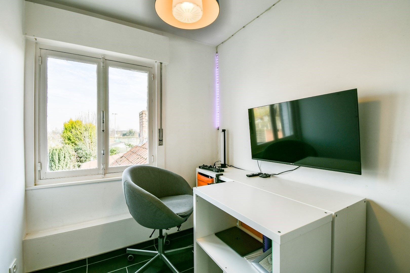 Te renoveren woning in het hart van Torhout! foto 8