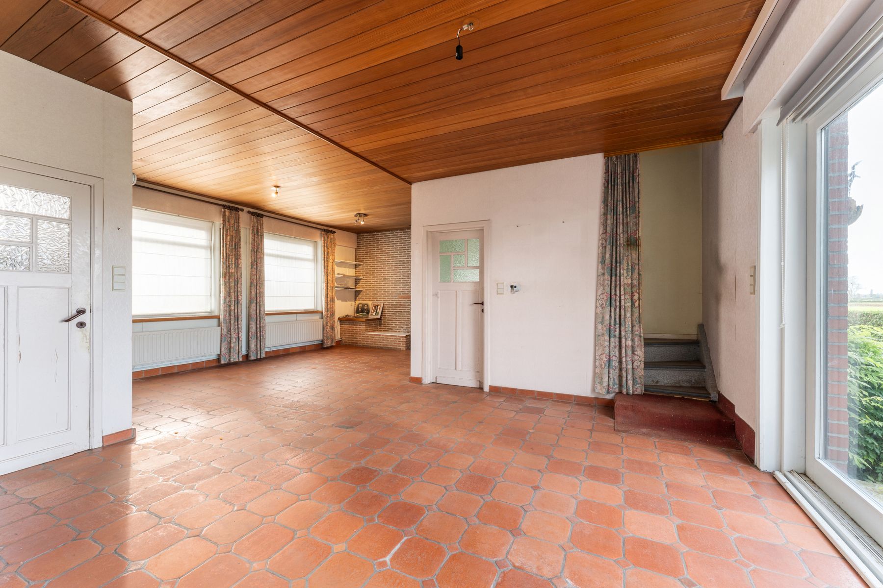 Te renoveren woning met uniek verzicht op 639m² foto 7