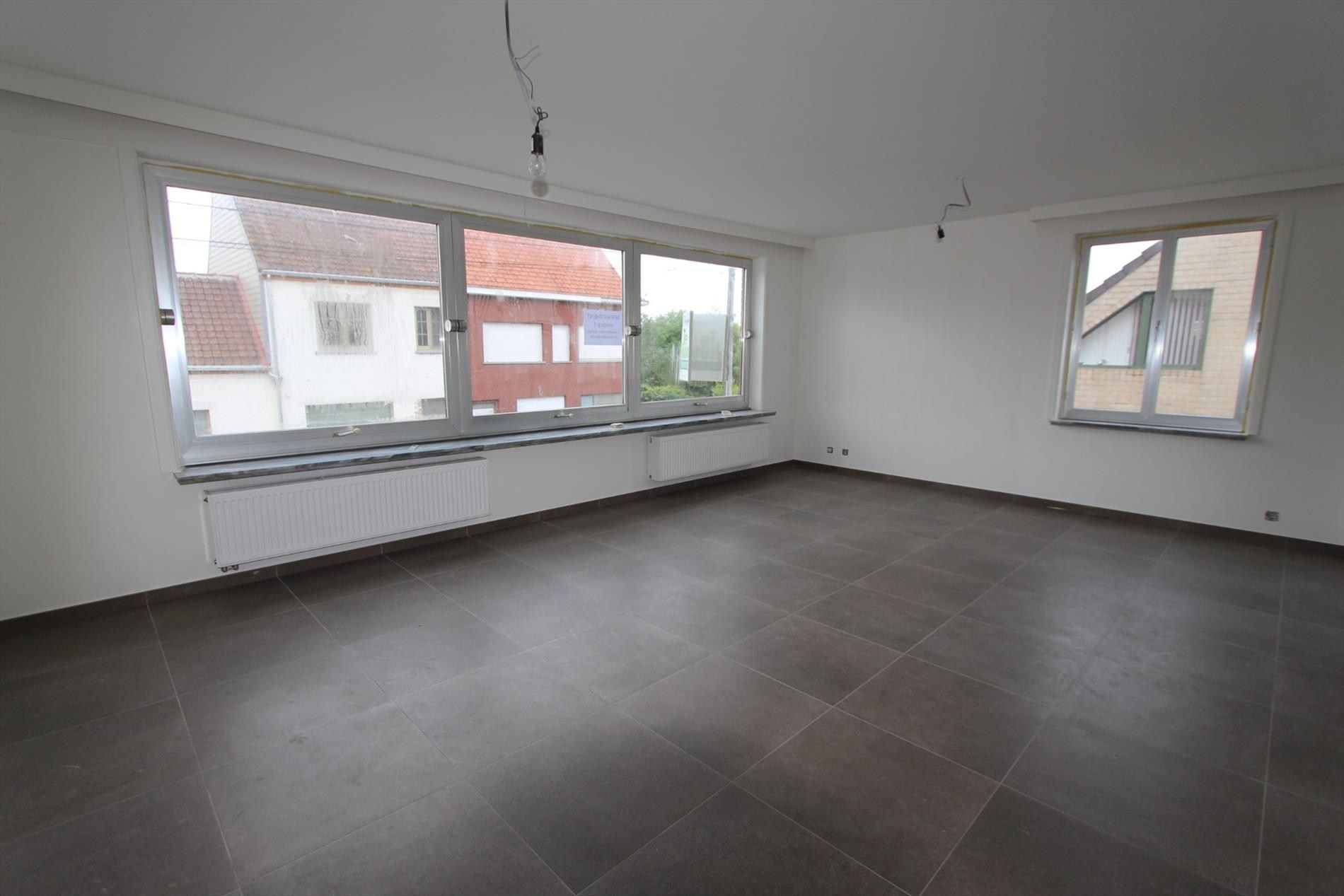 Appartement op eerste verdieping met 2 slaapkamers en terras te Koekelare foto 3