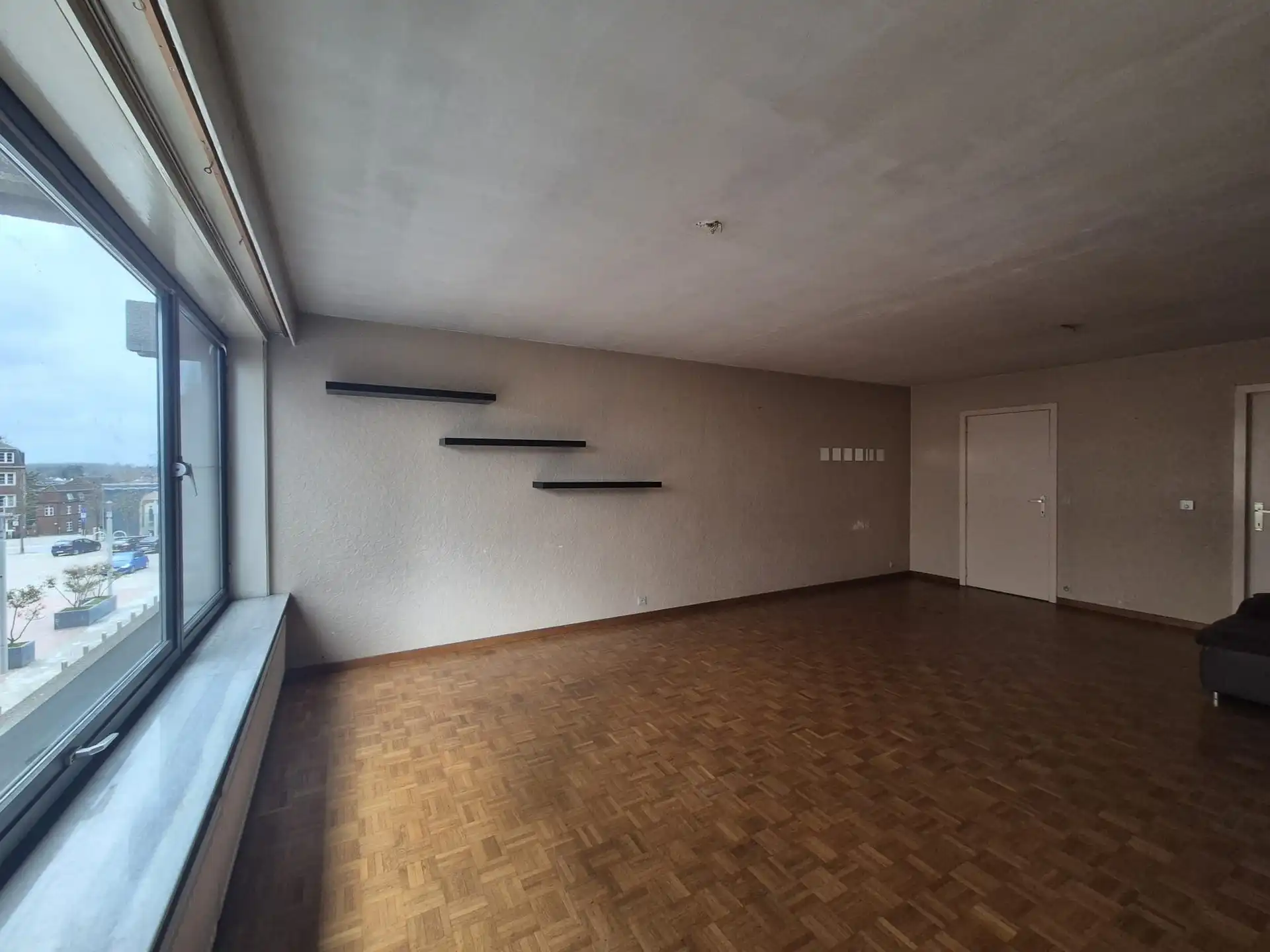 Ruim en lichtrijk appartement met 2 slaapkamers in het centrum van Wetteren. foto 5