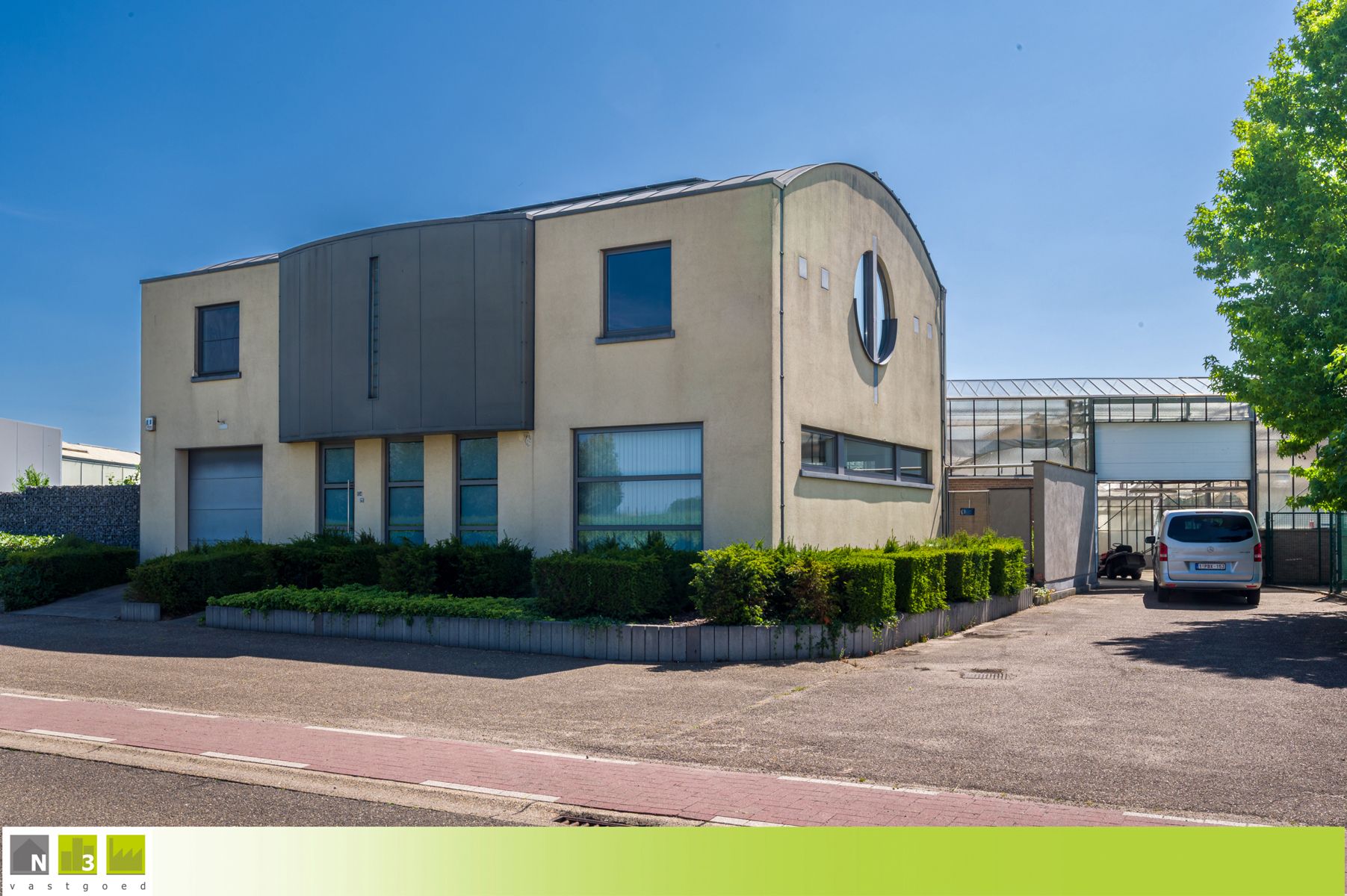 Gebouw te koop foto {{pictureIndex}}