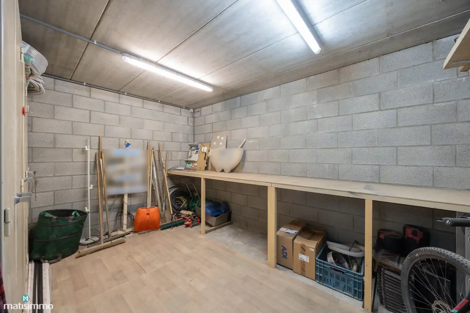 GROTENDEELS GERENOVEERDE EN ENERGIEZUINIGE GEZINSWONING MET ZUIDGERICHTE TUIN VAN 832M² EN GARAGE VAN 73 M² foto 25