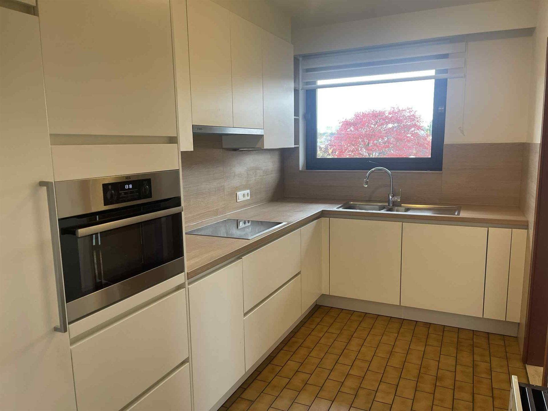 Appartement met 3 ruime kamers en garage foto 6