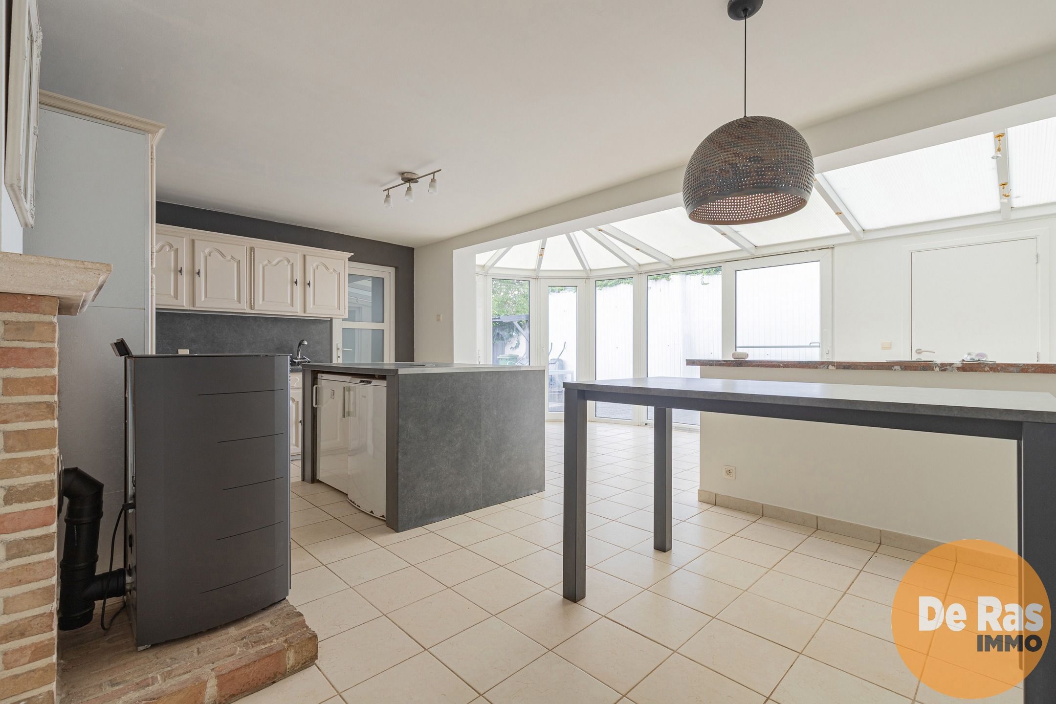  ERONDEGEM- Instapklare woning met grote tuin  foto 6