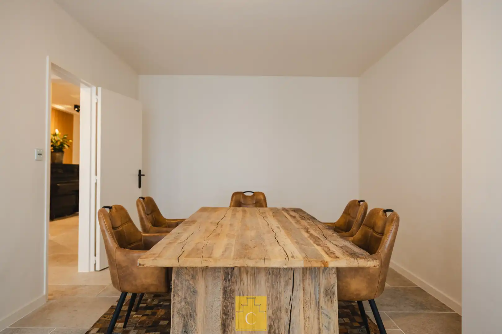 perfect gelegen pas gerenoveerde stadswoning - 340 m2 vloeroppervlakte - met garage, tuin en extra terras op het verdiep foto 6