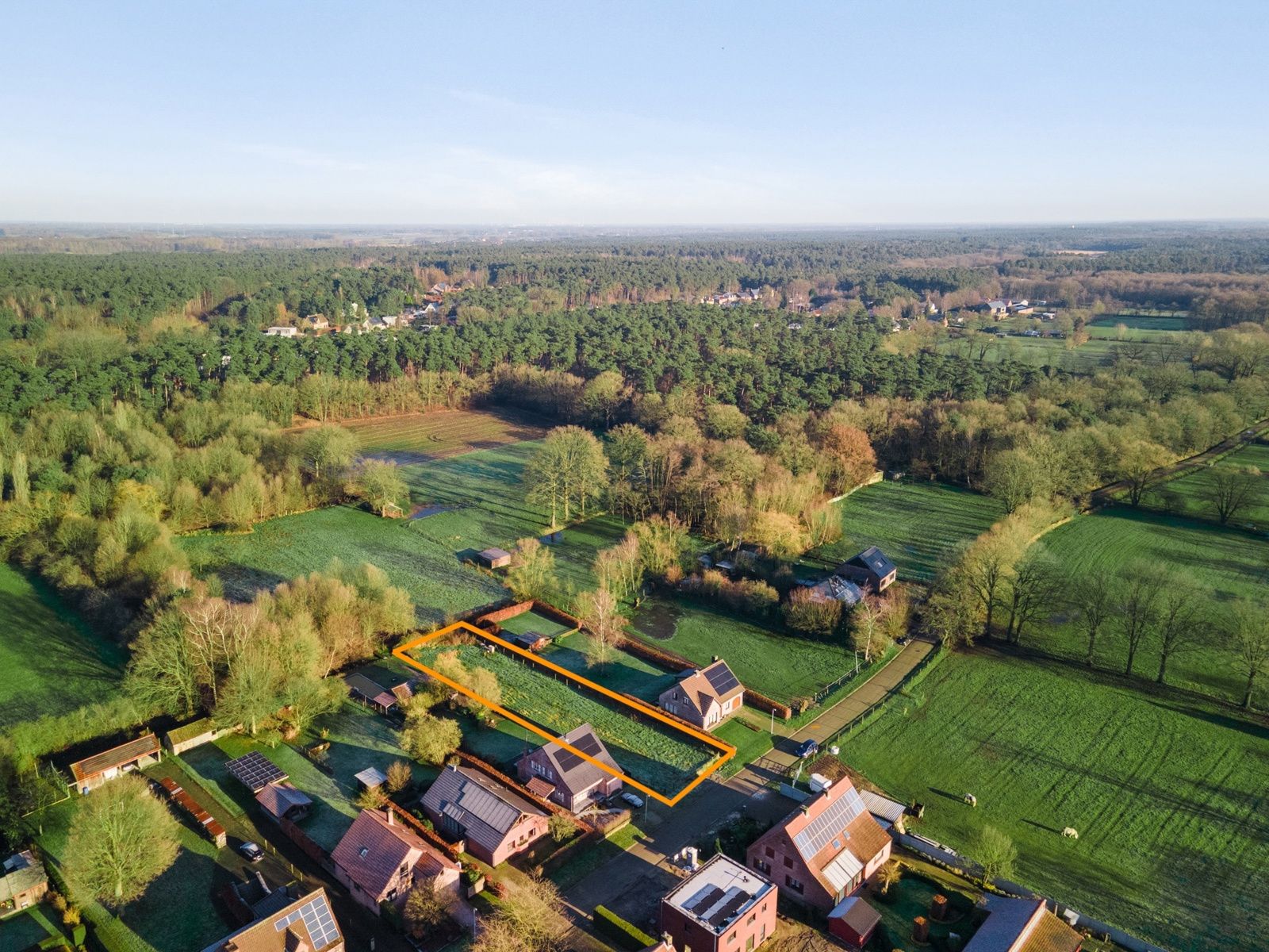 Heerlijk rustig gelegen bouwgrond te Herentals foto {{pictureIndex}}