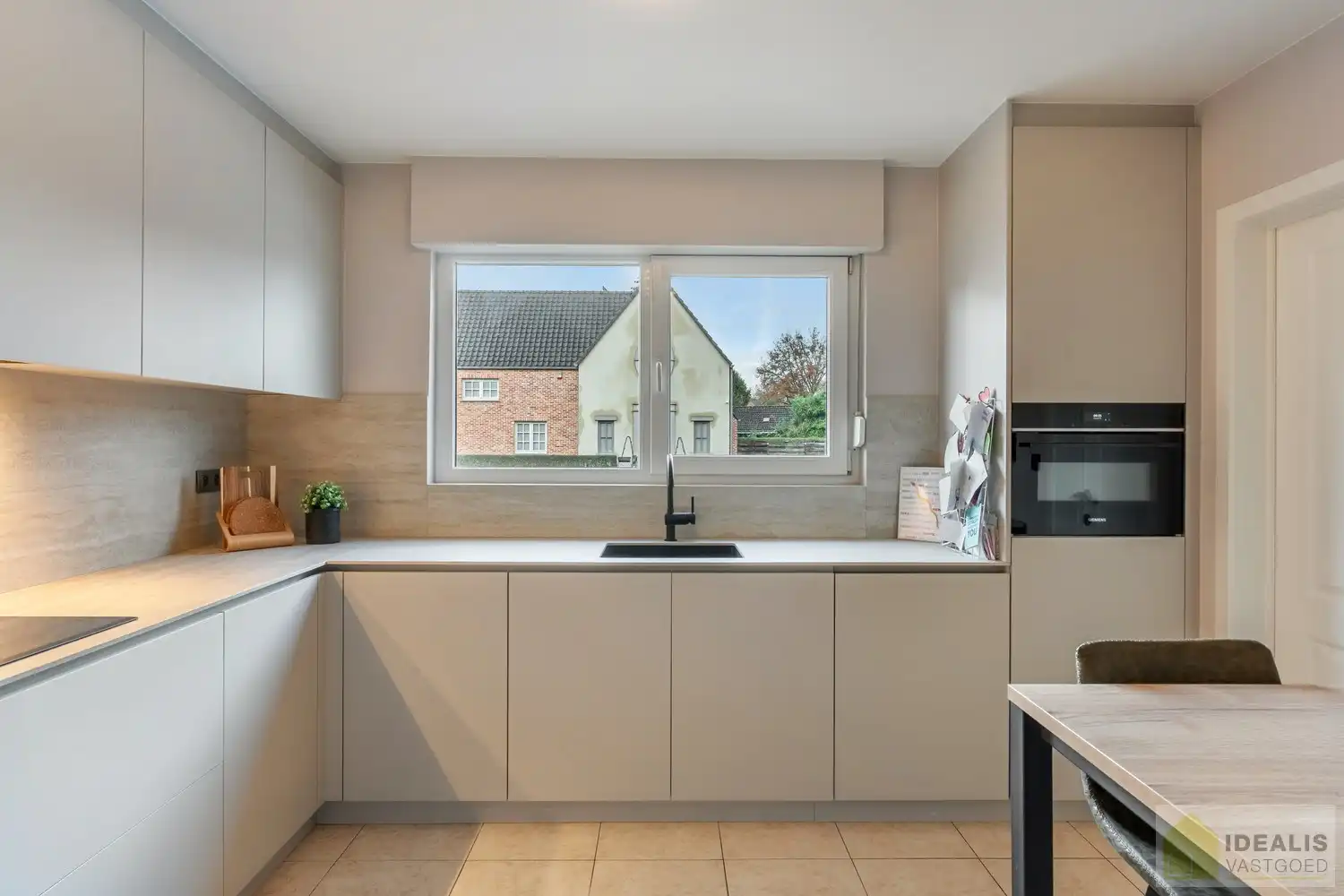 PERFECT ONDERHOUDEN GELIJKVLOERS APPARTEMENT MET MAAR LIEFST 3 SLAAPKAMERS VLAKBIJ HET BRUISENDSE CENTRUM VAN HEUSDEN-ZOLDER foto 15