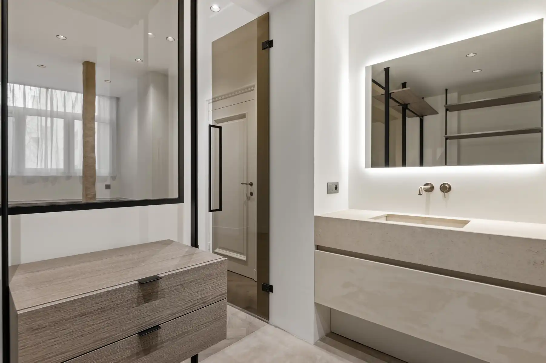 Luxueus gerenoveerd 2 slpk appartement in Art Deco-gebouw foto 13