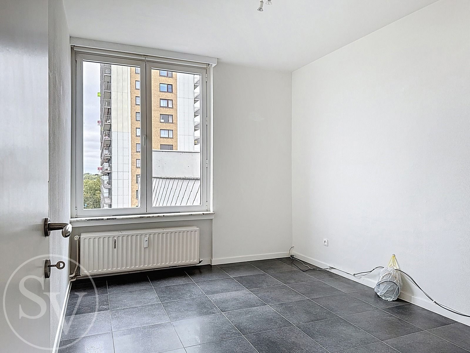 Appartement met 2 slaapkamers, balkon en garage. foto 9