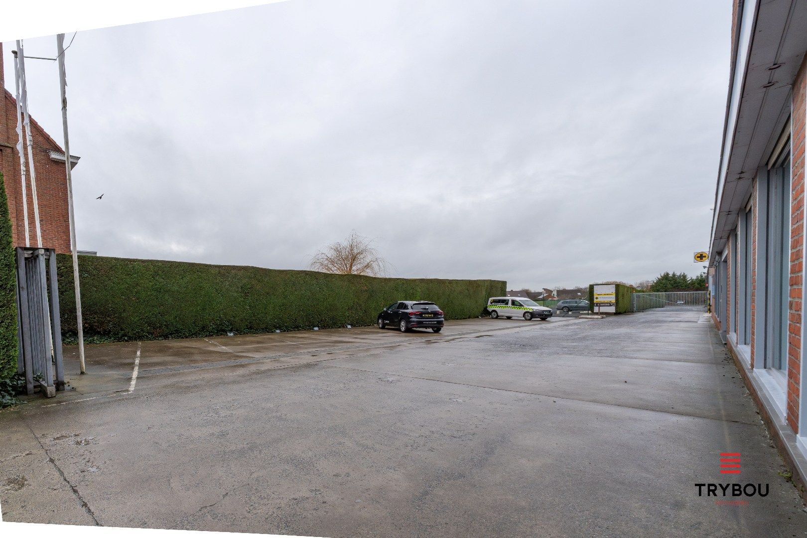 Groot kantoorgebouw op toplocatie te Ieper foto 27