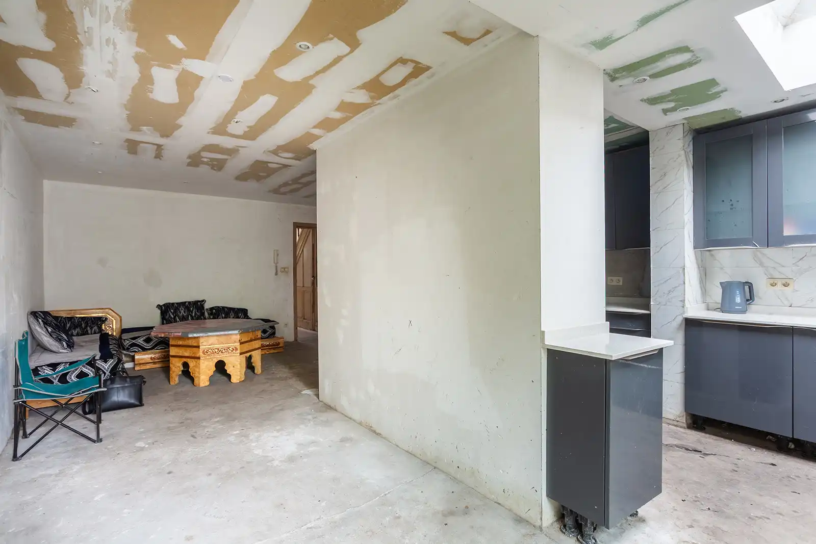 Te renoveren woning met 5 slpk, 2 badk en koer in Deurne-Zuid foto 11