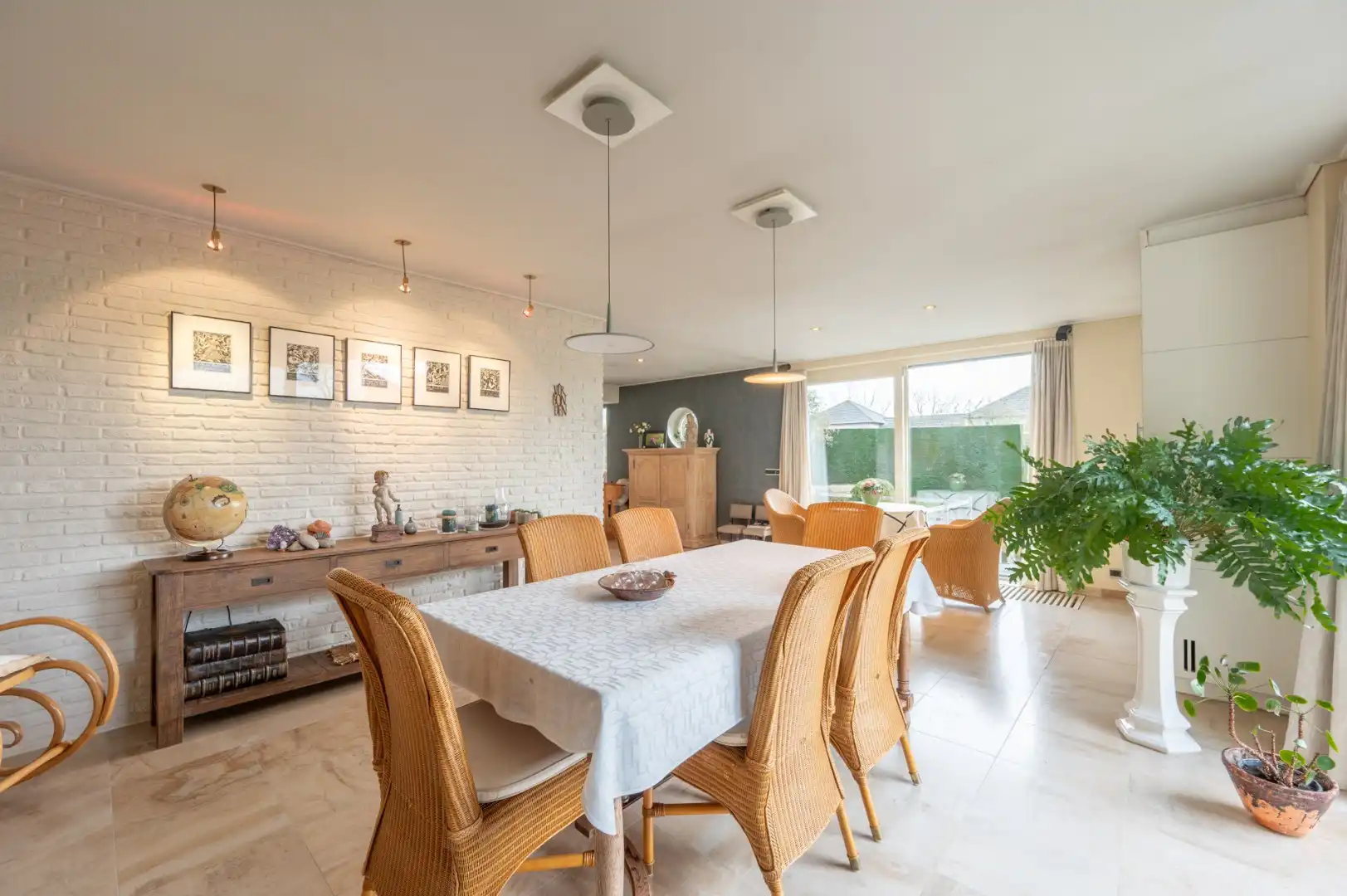 Ruime vrijstaande woning met prachtige tuin in het rustige Moerkerke (St Rita) foto 4