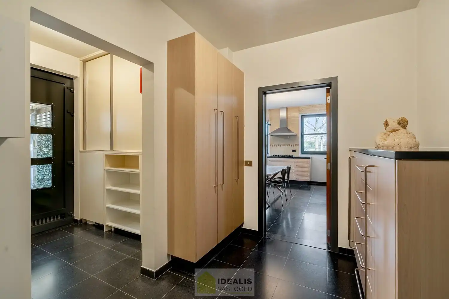 EXTRA RUIME VILLA MET EEN PRACHTIG LICHTRIJKE LEEFRUIMTE, RUIME KEUKEN, 4 SLAAPKAMERS, 2 BADKAMERS EN EEN RUIM PRAKTIJK/KANTOORGEDEELTE OP EEN RIANT EN CENTRAAL PERCEEL VAN MAAR LIEFST 16A 27CA OP EEN GUNSTIGE LOCATIE NABIJ HET CENTRUM VAN ACHEL! foto 20