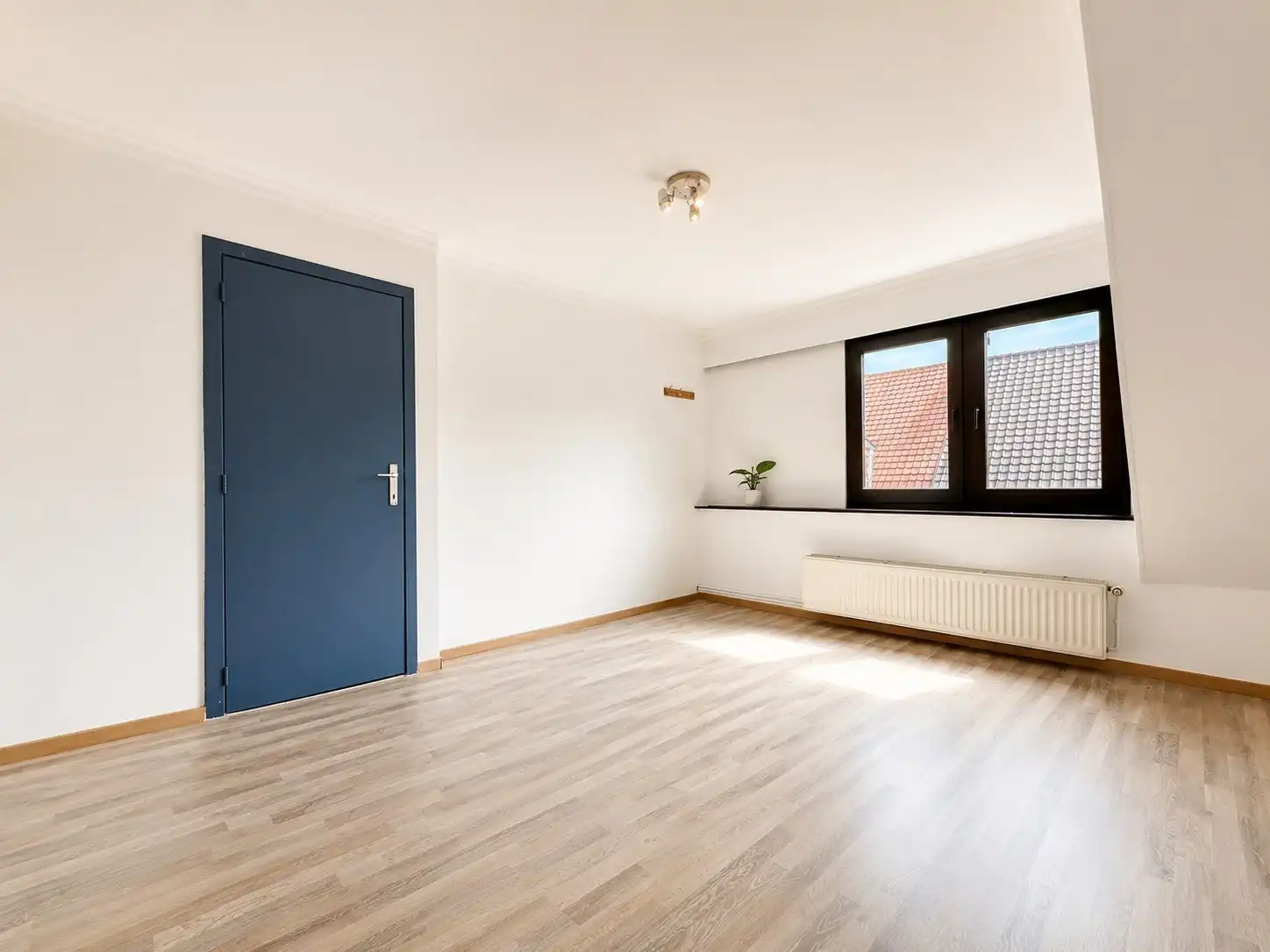 Grote woning met 4 kamers en leuke stadstuin te Heist foto 14