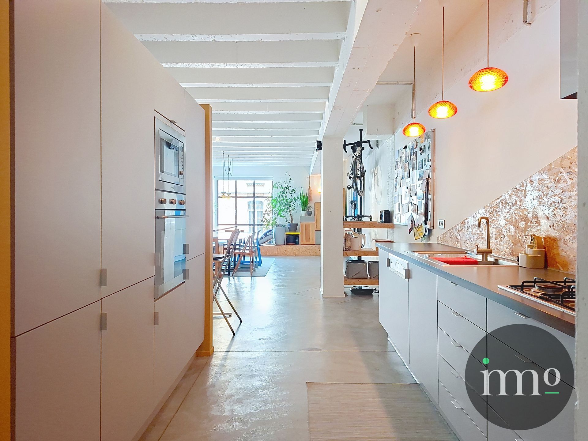 GROTE PRACHTIGE LOFT TEGENOVER TOUR & TAXIS + PARKING foto 5