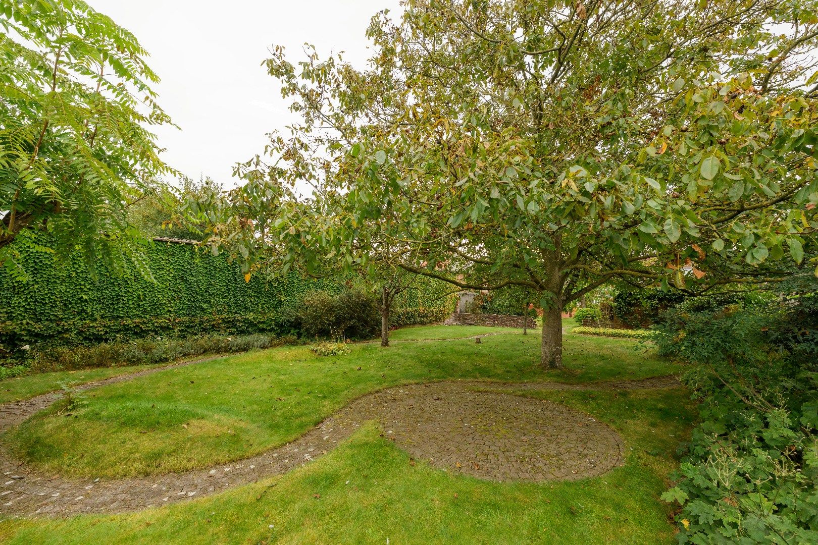 AUTHENTIEKE INTERBELLUM WONING OP 705 m² MET GARAGE en TUIN  foto 26