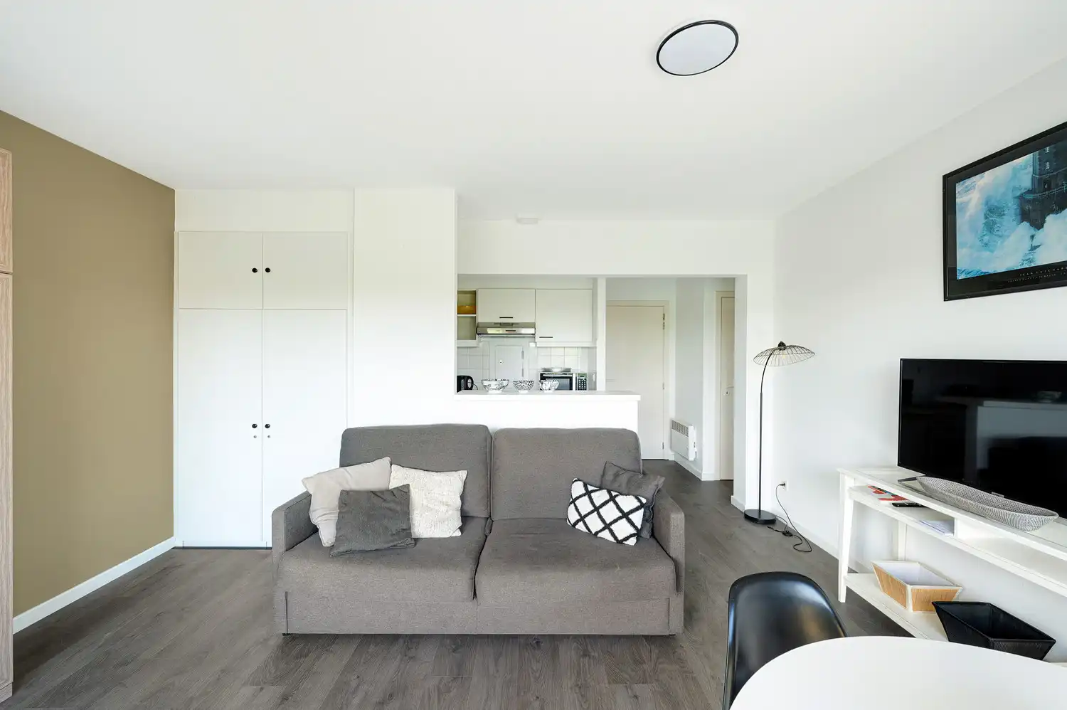 Mooie gemeubelde studio met groot terras foto 6