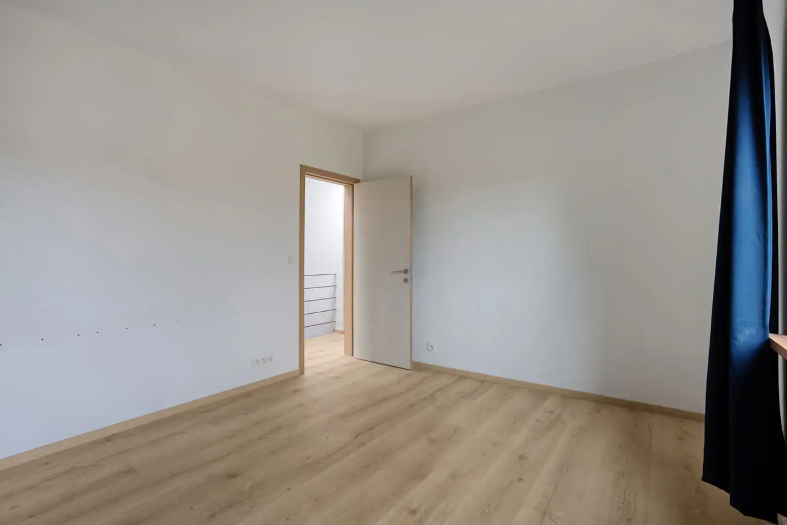 Volledig gerenoveerde driegevel bel-etage in rustige wijjk foto 10