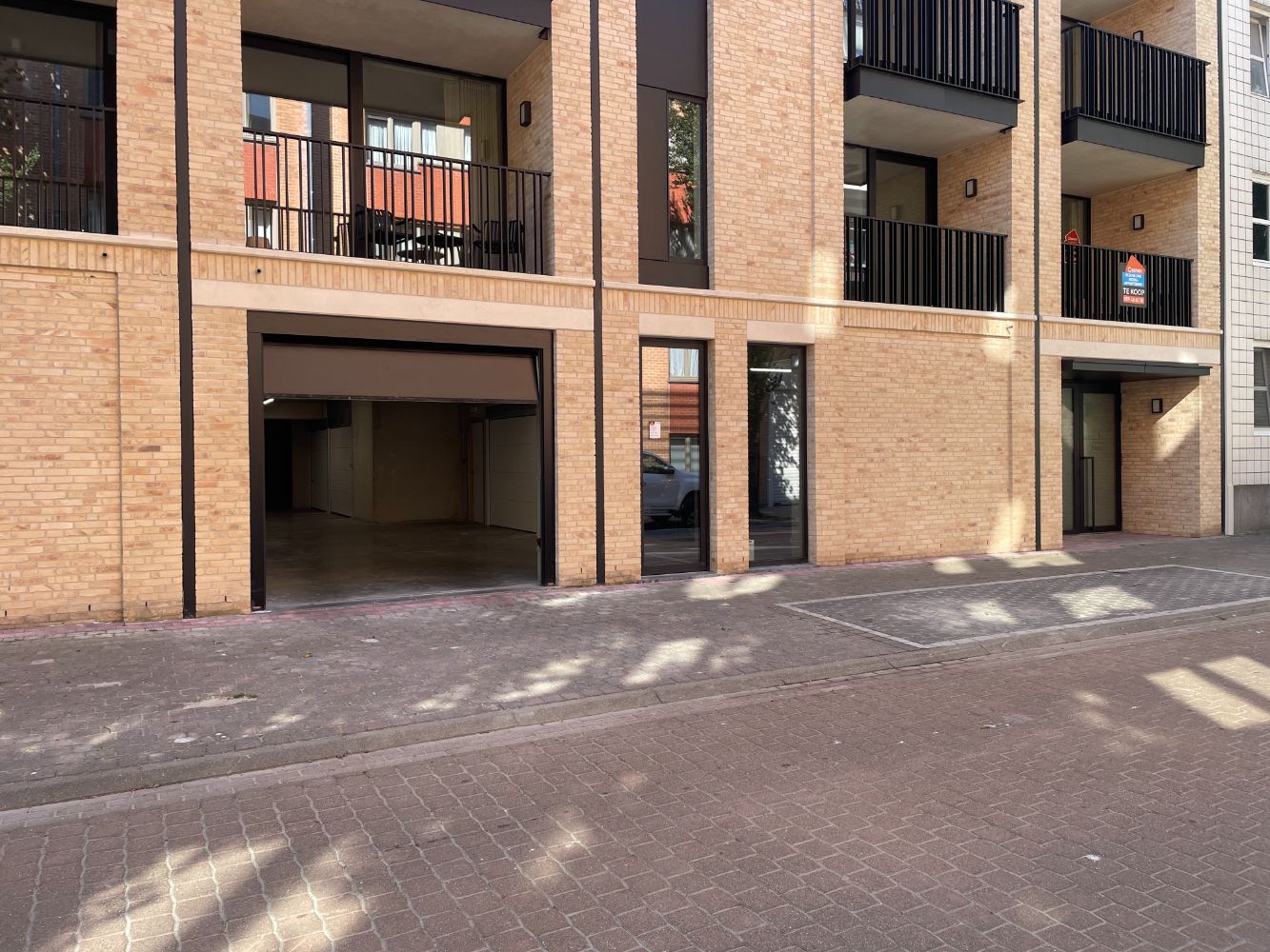 Afgesloten nieuwbouw garagebox te koop foto 3