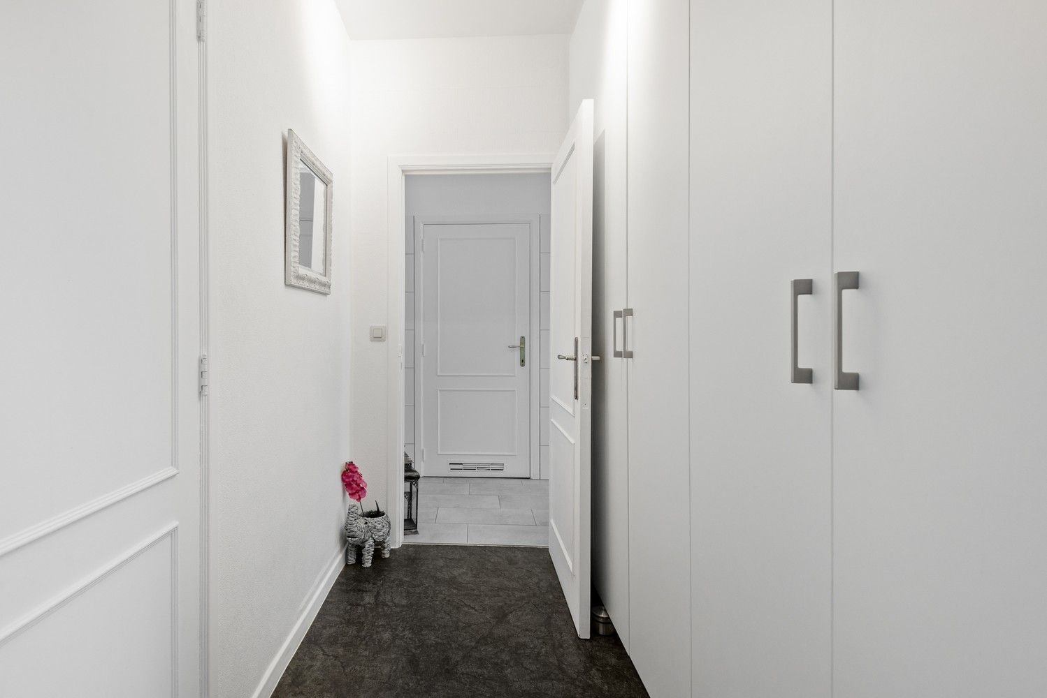 Opbrengsteigendom (praktijk + 2 appartementen) in Wijnegem centrum te koop! foto 11