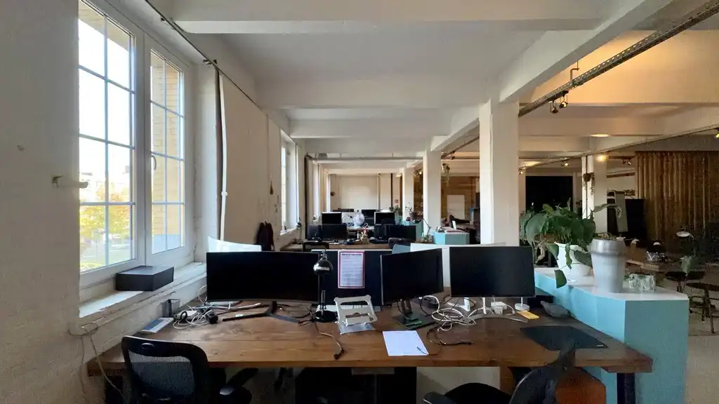 Kantoren te huur in gerenoveerd pakhuis La Cloche in Antwerpen foto 6