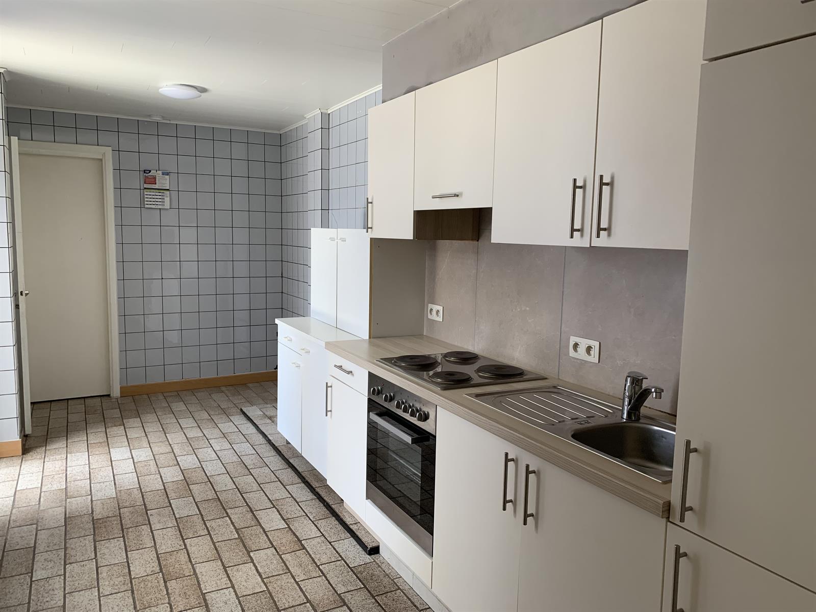 ERPE - Ruim appartement met garage op centrale ligging. foto 4