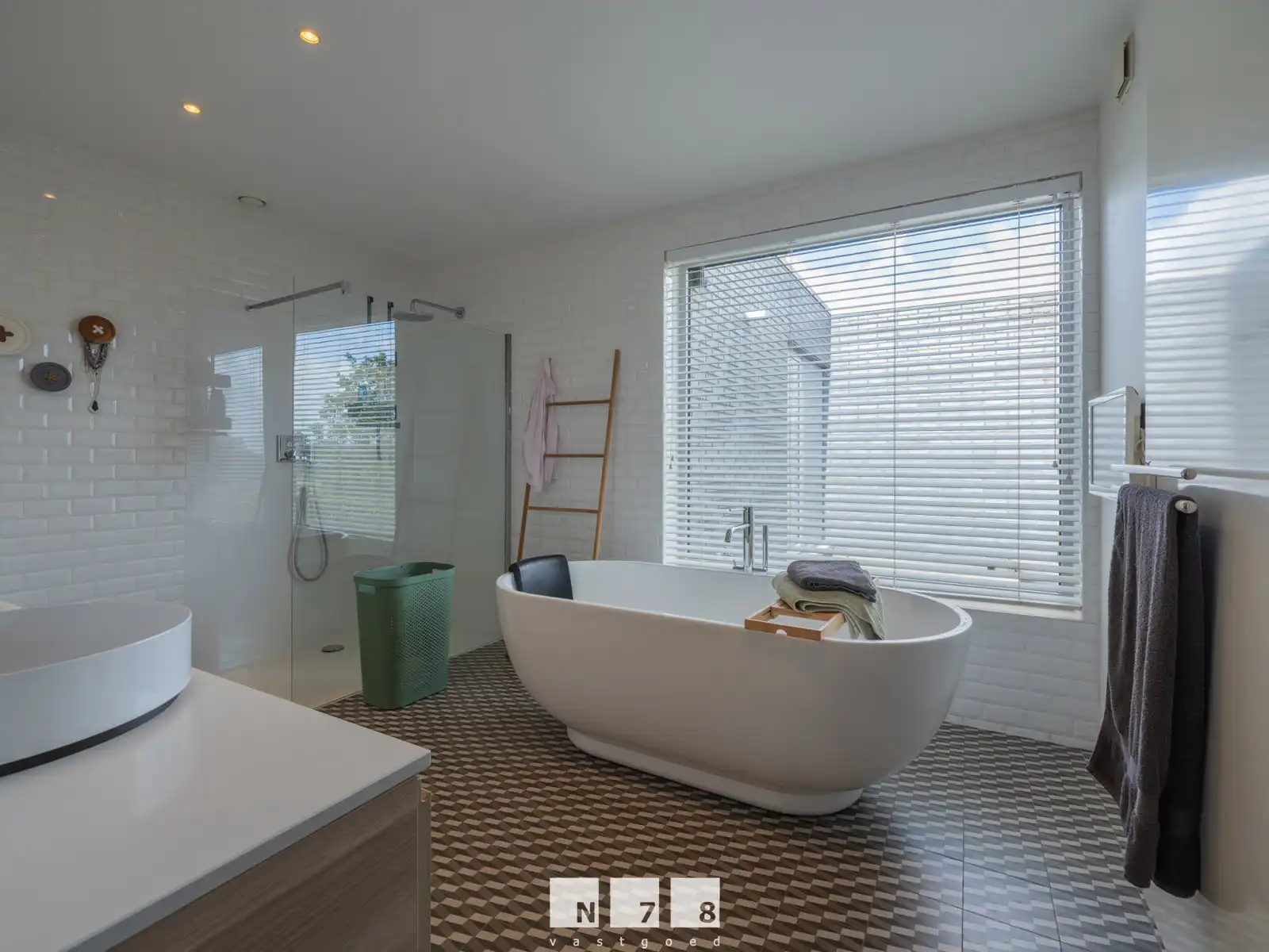STIJLVOLLE VILLAWONING MET VERWARMD ZWEMBAD & POOLHOUSE OP 9A85CA IN ROTEM. foto 22