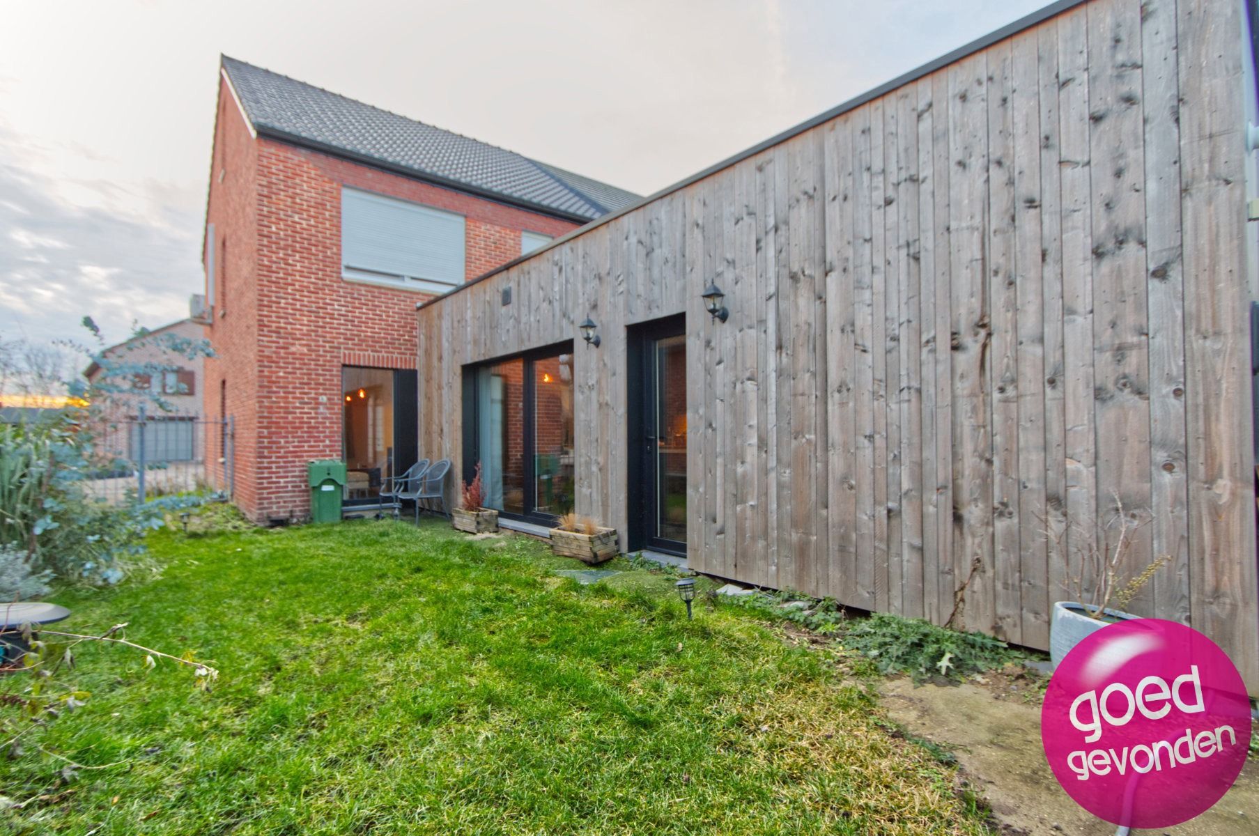 HOB - GERENOVEERD - 3 SLK - 2 BDK - TUIN - TERRAS - PARKING foto 16