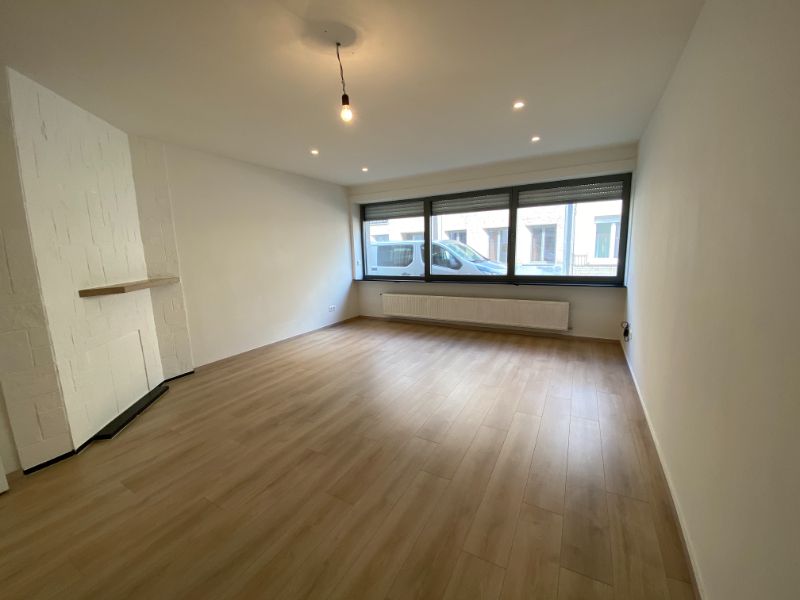 GELIJKVLOERS 2 SLPK. APPARTEMENT (+-90m²) MET GARAGE CENTRUM GEEL foto 2