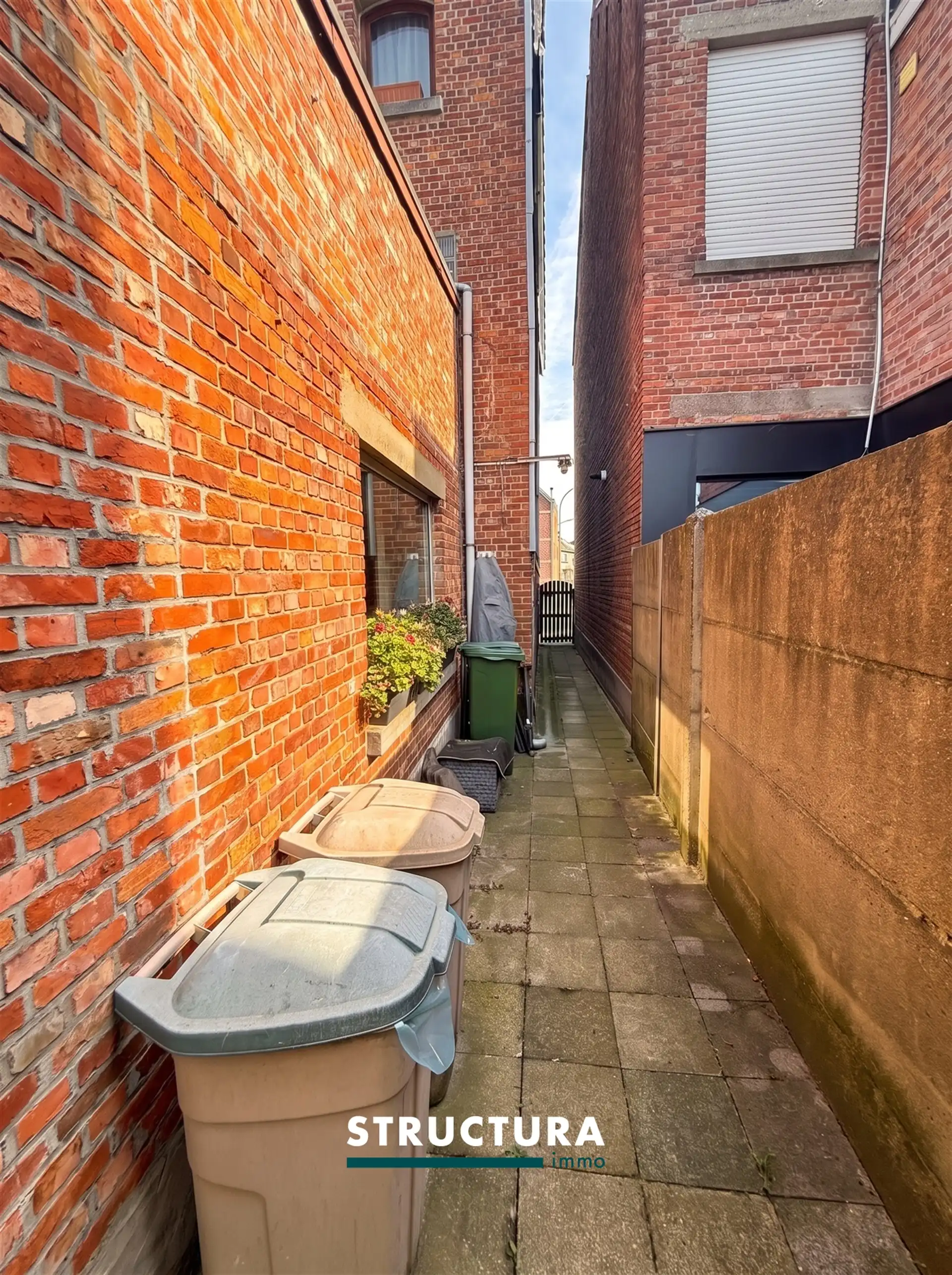 Woning met staanplaats  foto 15
