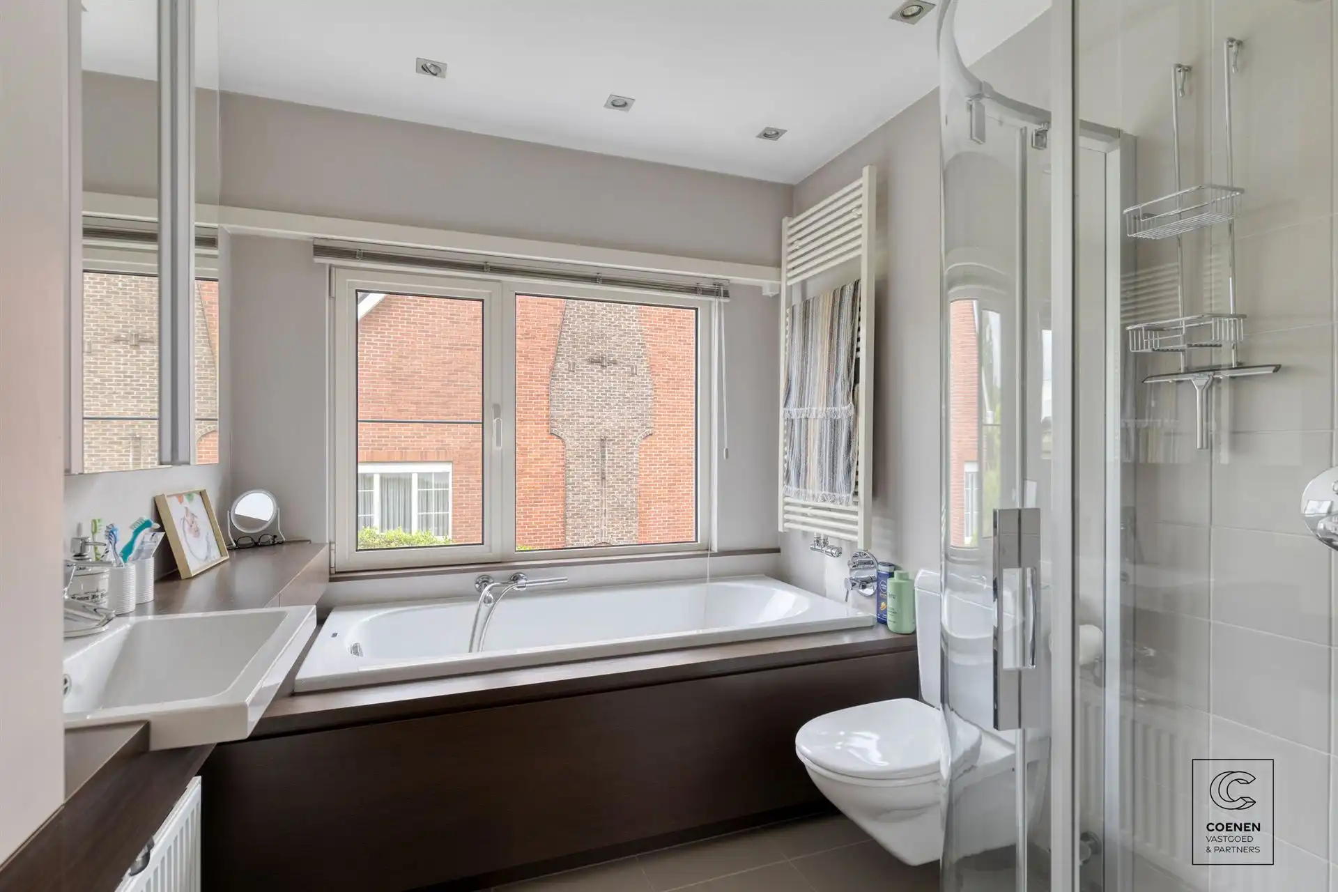 Prachtig instapklare woning met 3 slpk op toplocatie! foto 11