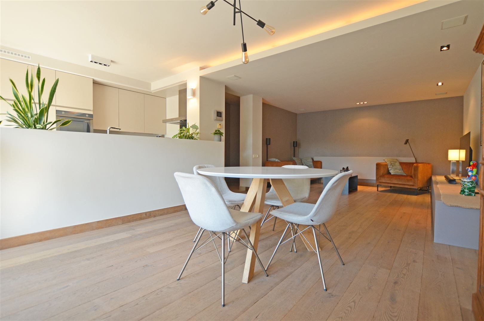 Instapklaar gelijkvloers appartement nabij het centrum foto 4