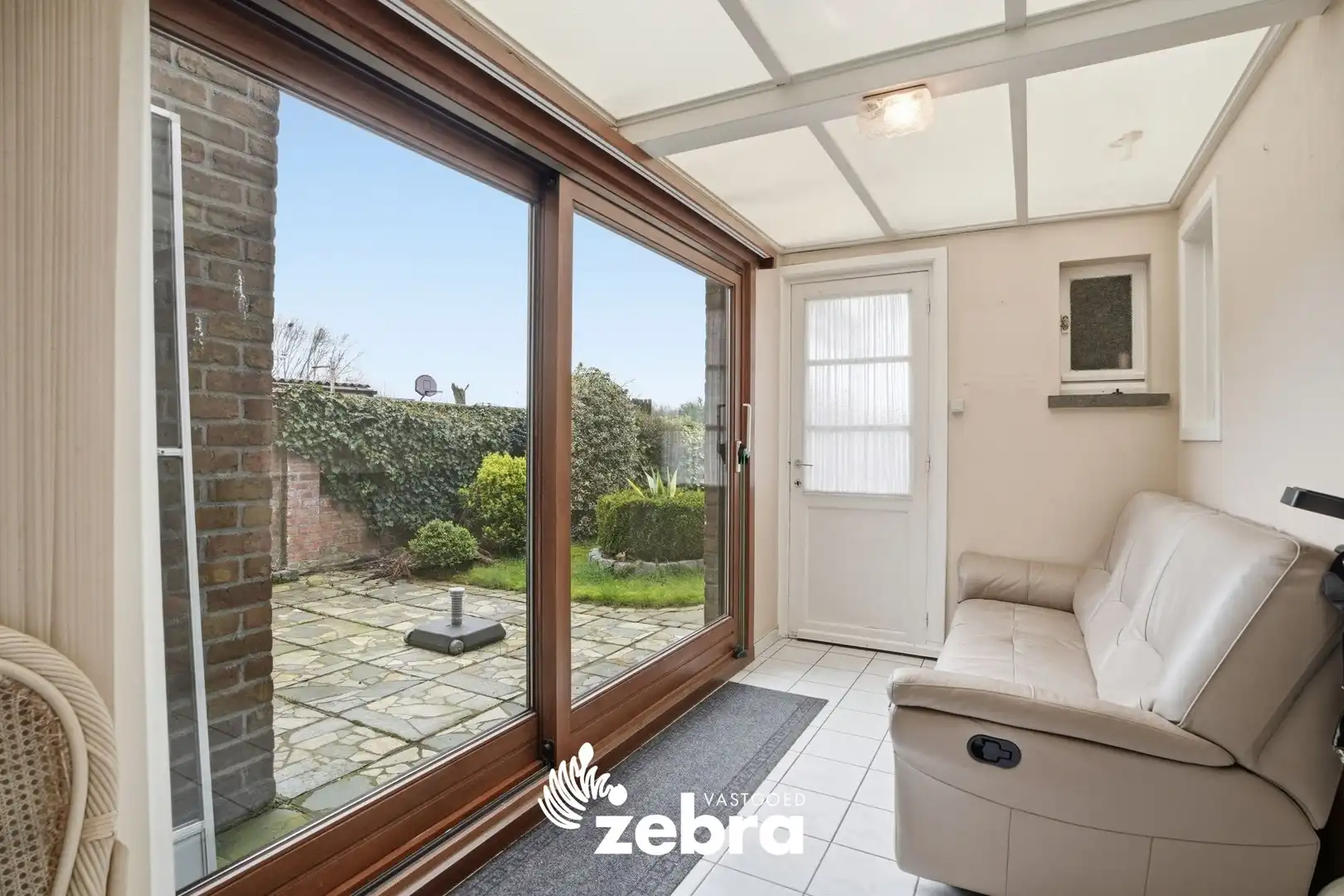 Te renoveren woning op ruim perceel in Eernegem! foto 12