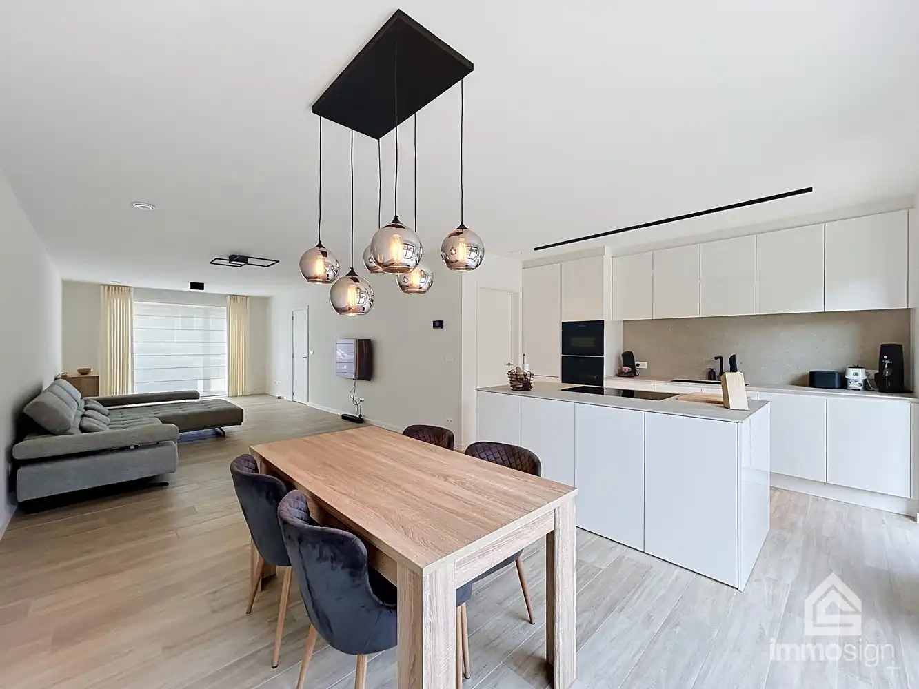 Lichtrijke woning met 3 volwaardige slaapkamers te Pelt! foto 4