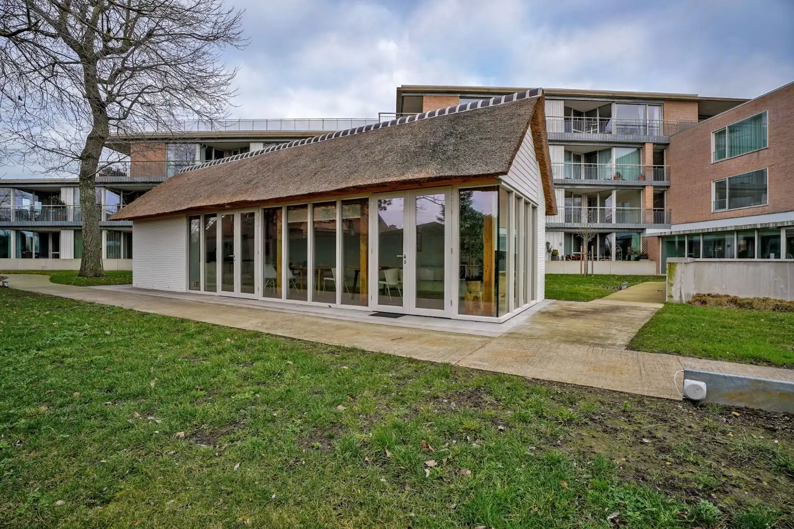 Prachtig 1-slaapkamerappartement met ruim terras (serviceflat) in Residentie Beukenhof, uniek wonen in de dorpskern van Oostduinkerke.  foto 23